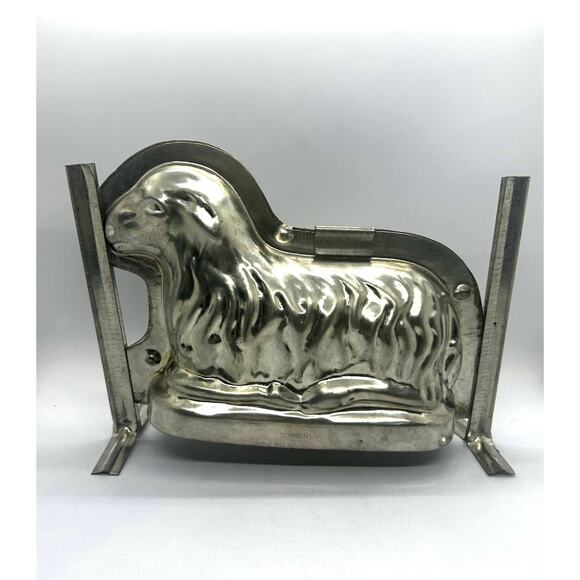 Vintage Chocolate Mold Resting Sheep Ewe Lamb Germany Metal With Clips Easter - Picture 1 of 8